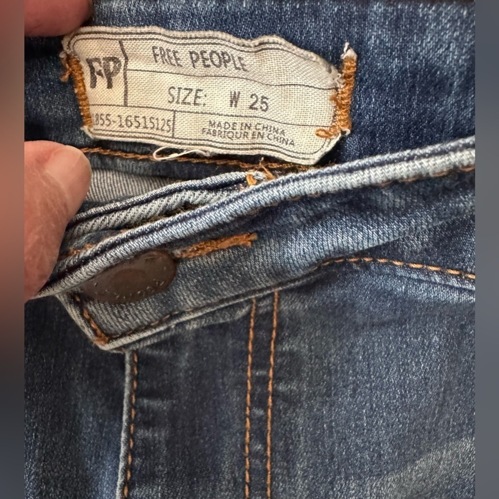 Free People Women's Blue Wide Flared Jeans Boho Frayed Hem Size 25 - Picture 5 of 11